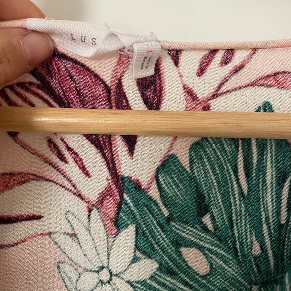 Floral Nordstrom crop top - Picture 2 of 2